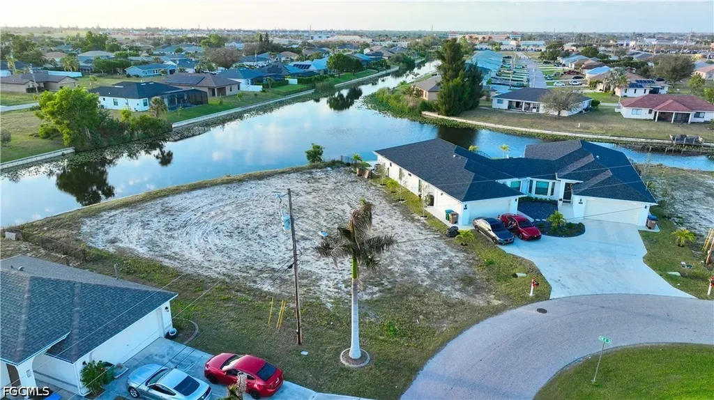 817 SW 8th Street Cape Coral FL 33991