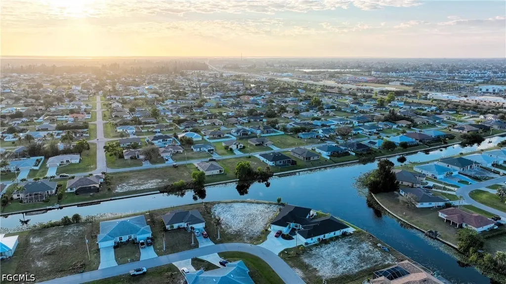 817 SW 8th Street Cape Coral FL 33991