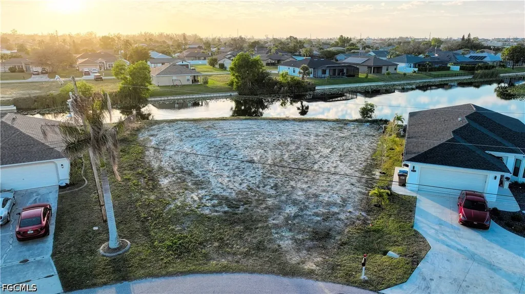 817 SW 8th Street Cape Coral FL 33991