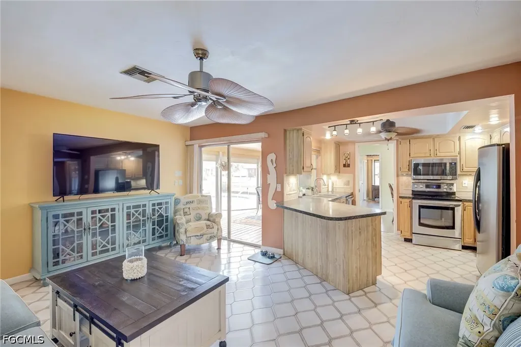 406 Glendale Avenue Lehigh Acres FL 33936