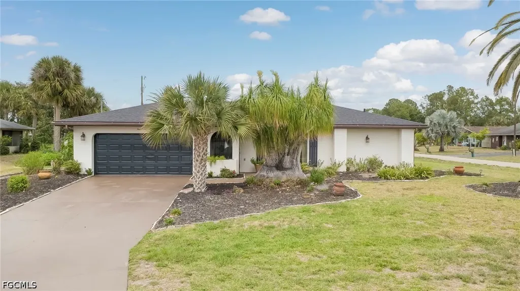 406 Glendale Avenue Lehigh Acres FL 33936