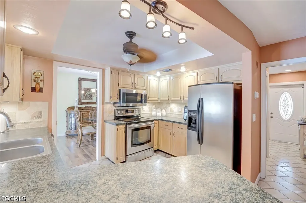 406 Glendale Avenue Lehigh Acres FL 33936