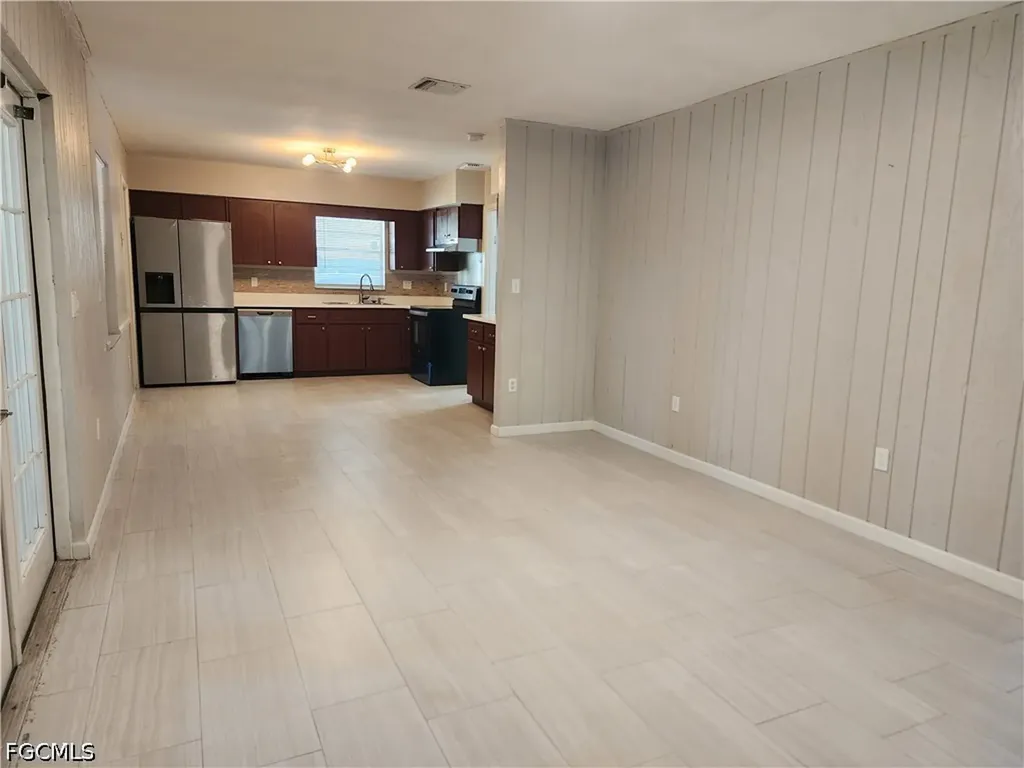 111 E Sugarland Circle Clewiston FL 33440