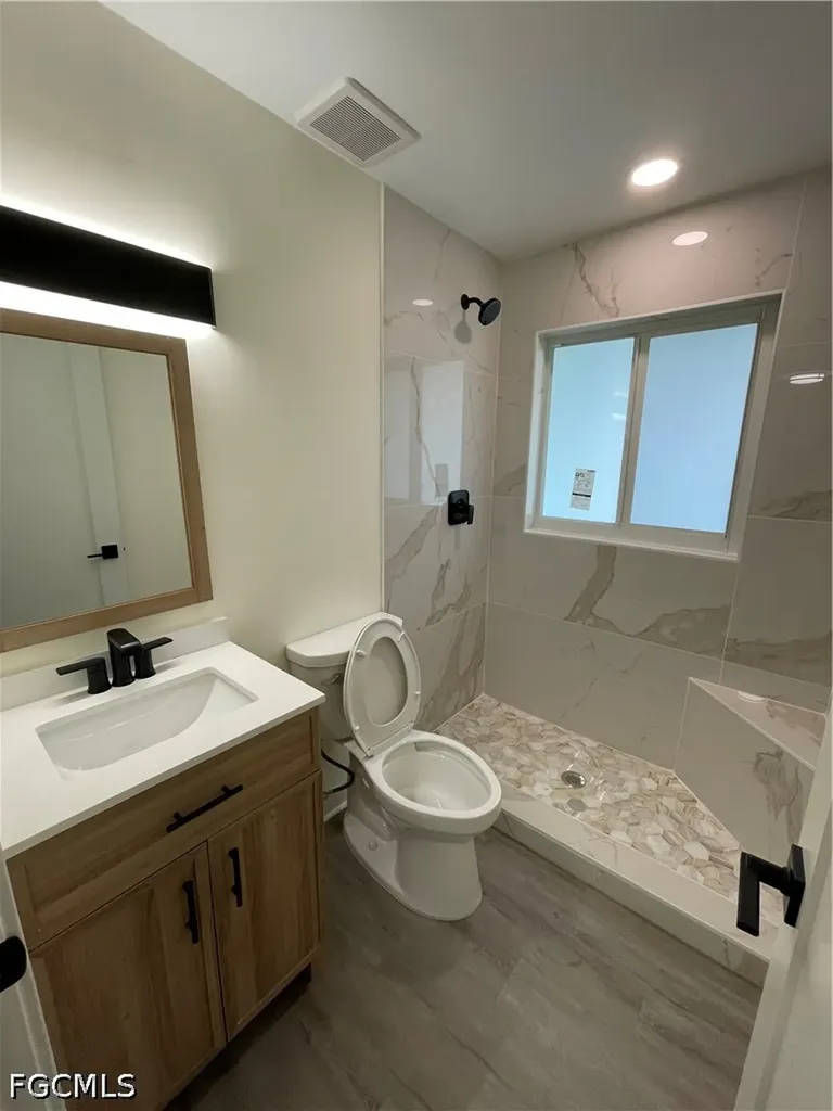 233 Cape Coral Parkway E Cape Coral FL 33904