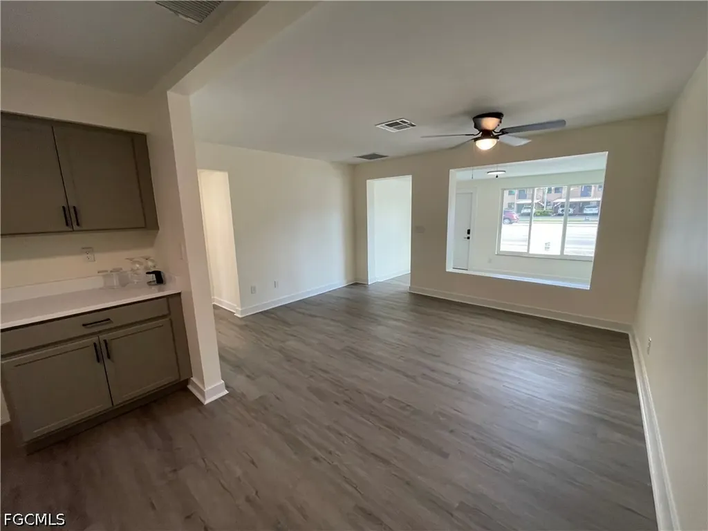 233 Cape Coral Parkway E Cape Coral FL 33904