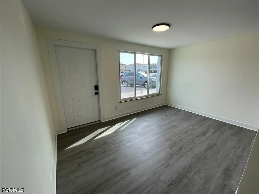 233 Cape Coral Parkway E Cape Coral FL 33904