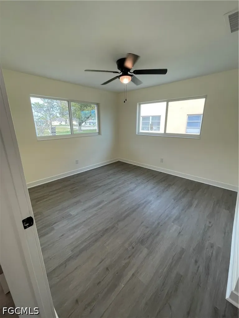 233 Cape Coral Parkway E Cape Coral FL 33904