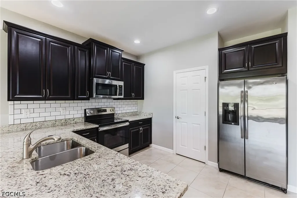 4093 Wilmont Place Fort Myers FL 33916