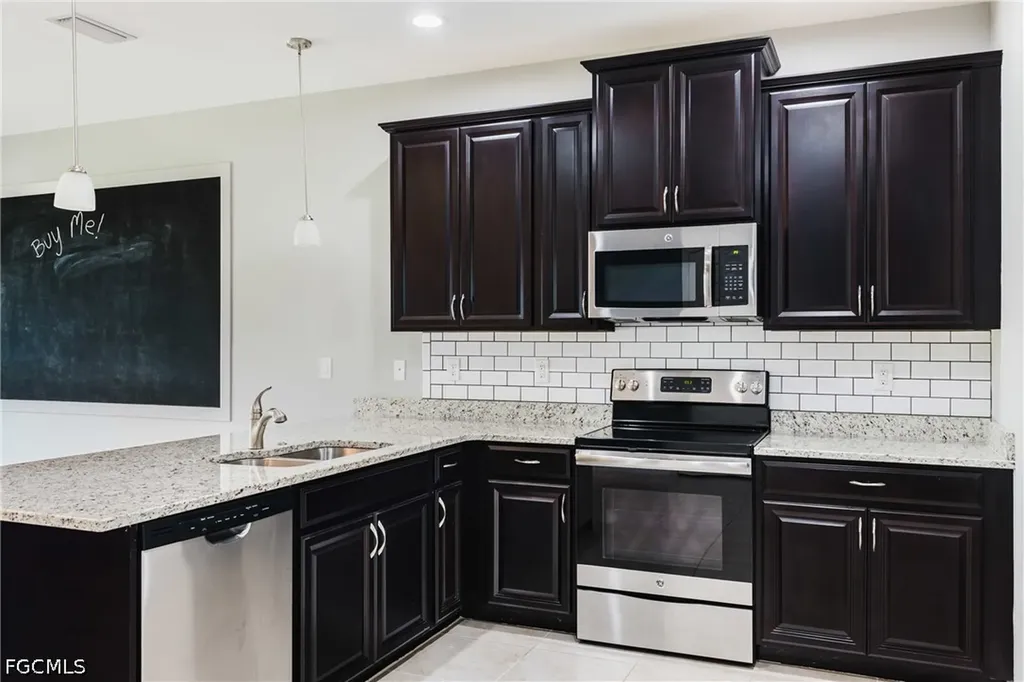 4093 Wilmont Place Fort Myers FL 33916