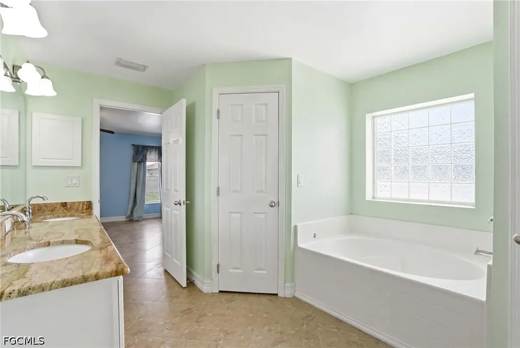 4129 NE 14th Place Cape Coral FL 33909