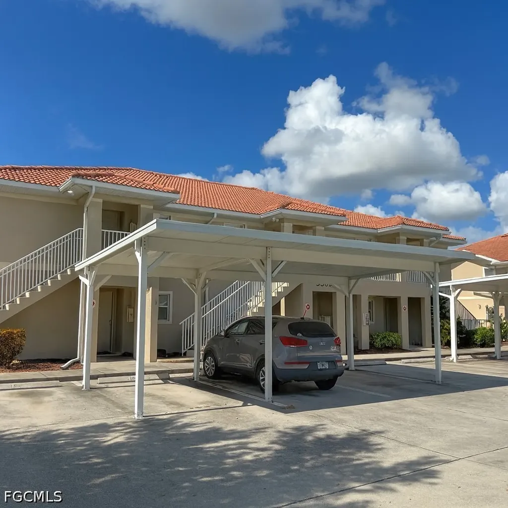 3304 Skyline Boulevard Cape Coral FL 33914