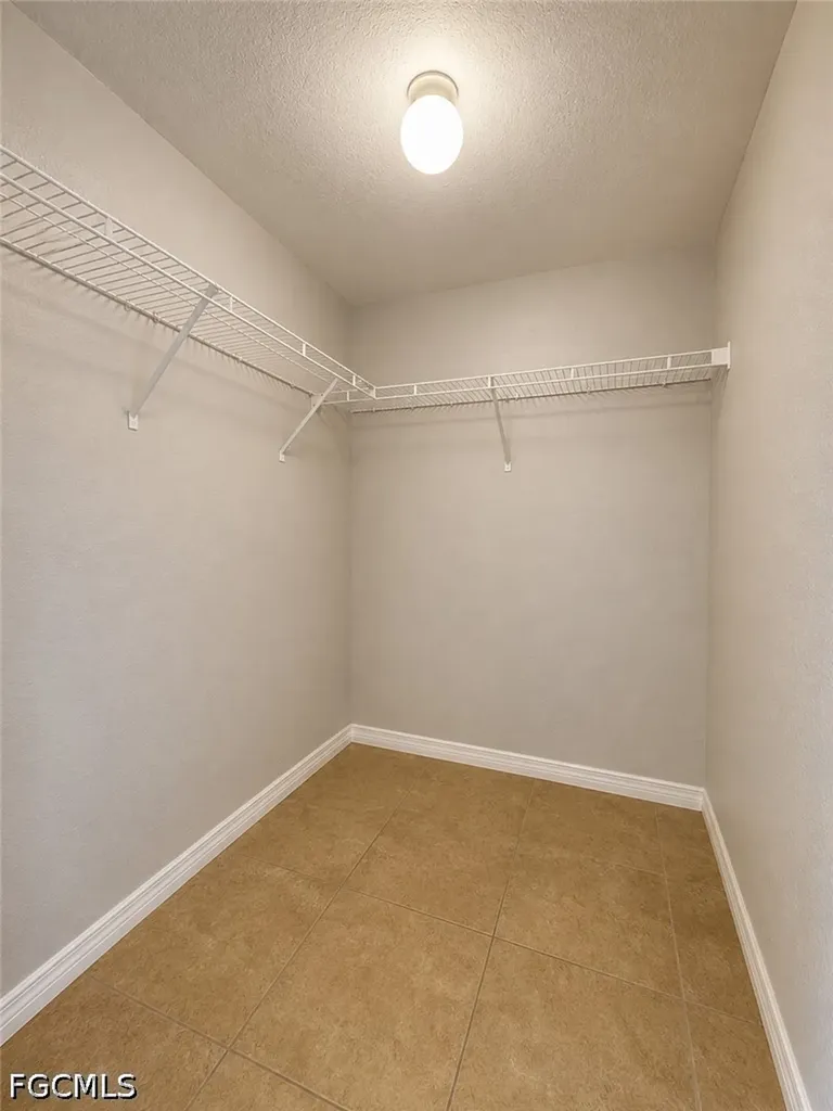 3304 Skyline Boulevard Cape Coral FL 33914