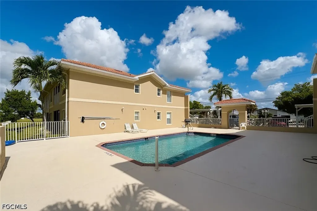3304 Skyline Boulevard Cape Coral FL 33914