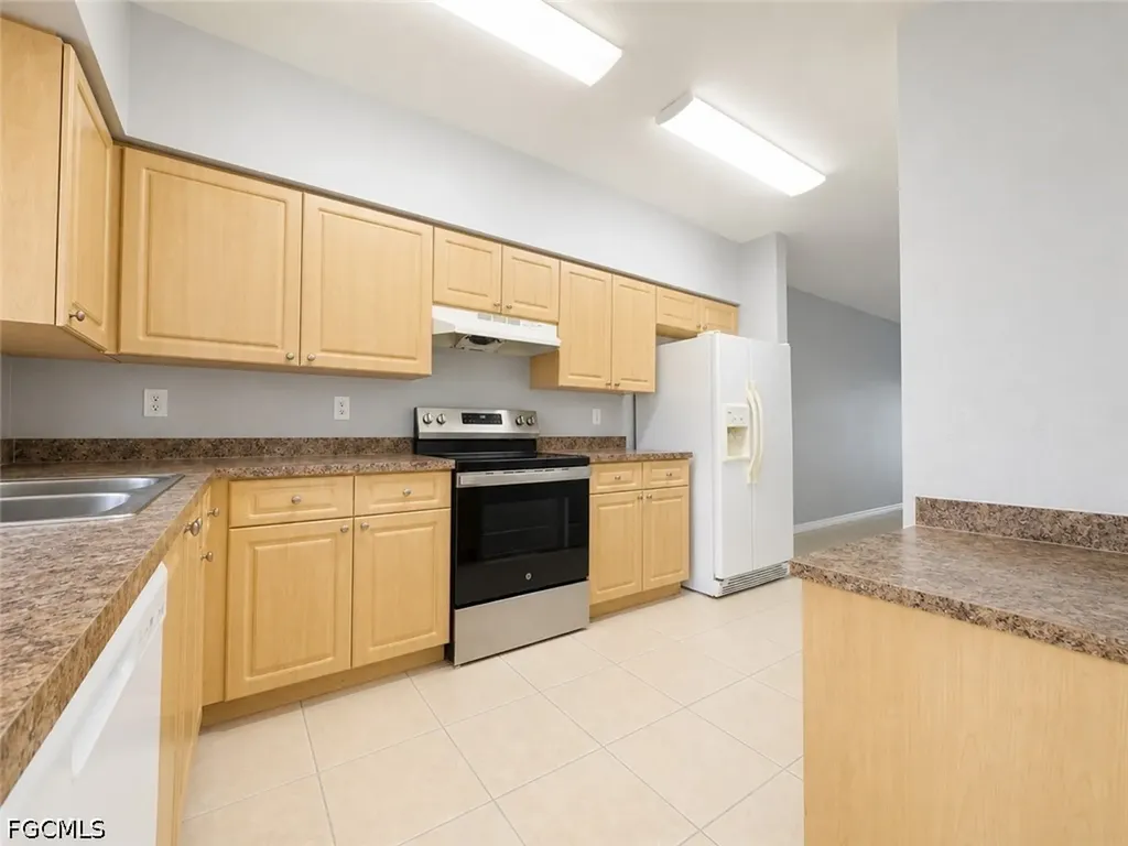 3304 Skyline Boulevard Cape Coral FL 33914