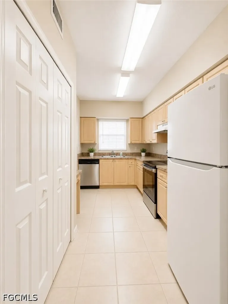 3304 Skyline Boulevard Cape Coral FL 33914