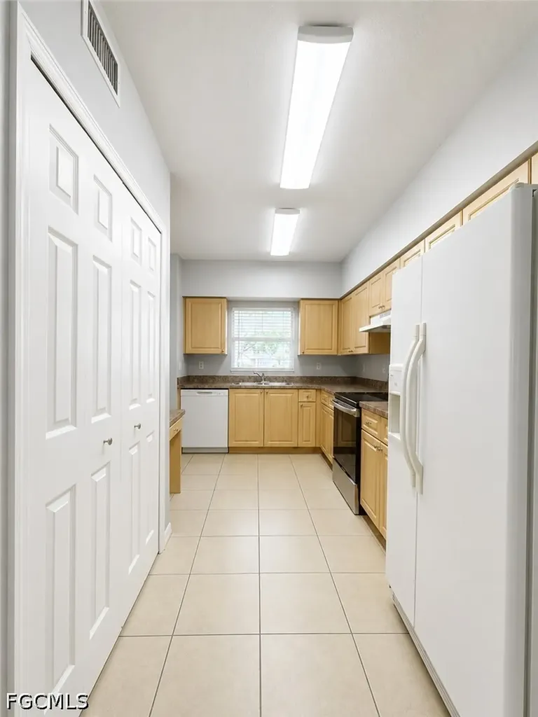 3304 Skyline Boulevard Cape Coral FL 33914