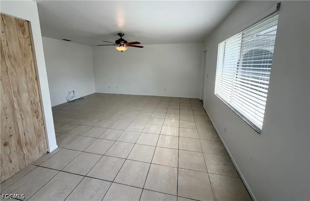 929 SE 24th Avenue Cape Coral FL 33990