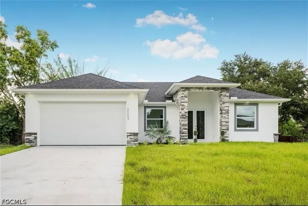3203 24th Street SW Lehigh Acres FL 33976