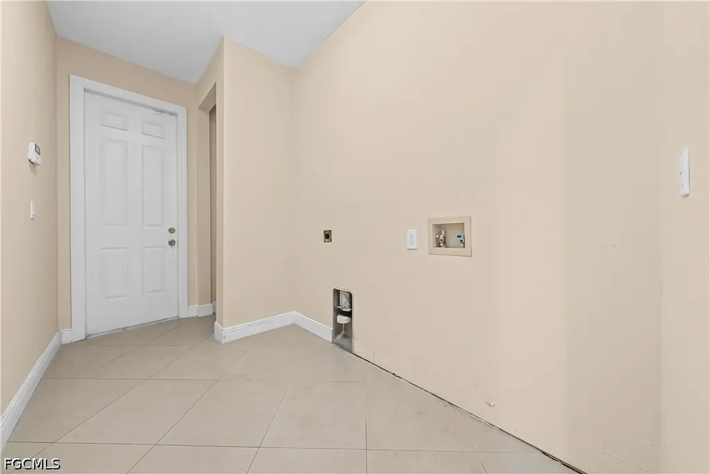 680 Mirror Lakes Court Lehigh Acres FL 33974