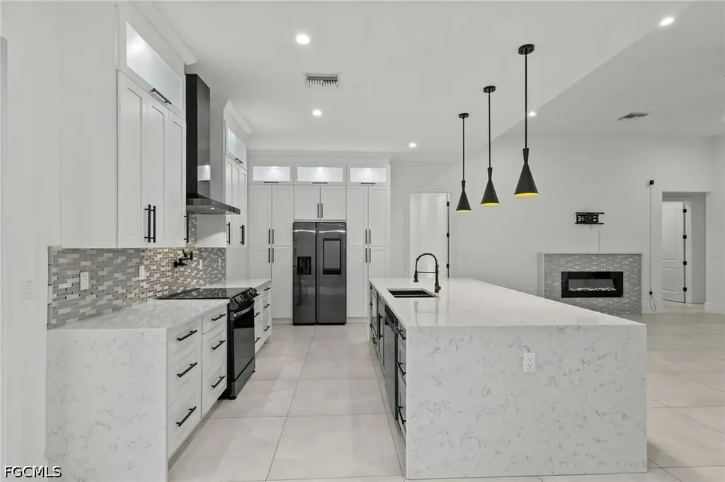 106 18th Avenue NE Naples FL 34120