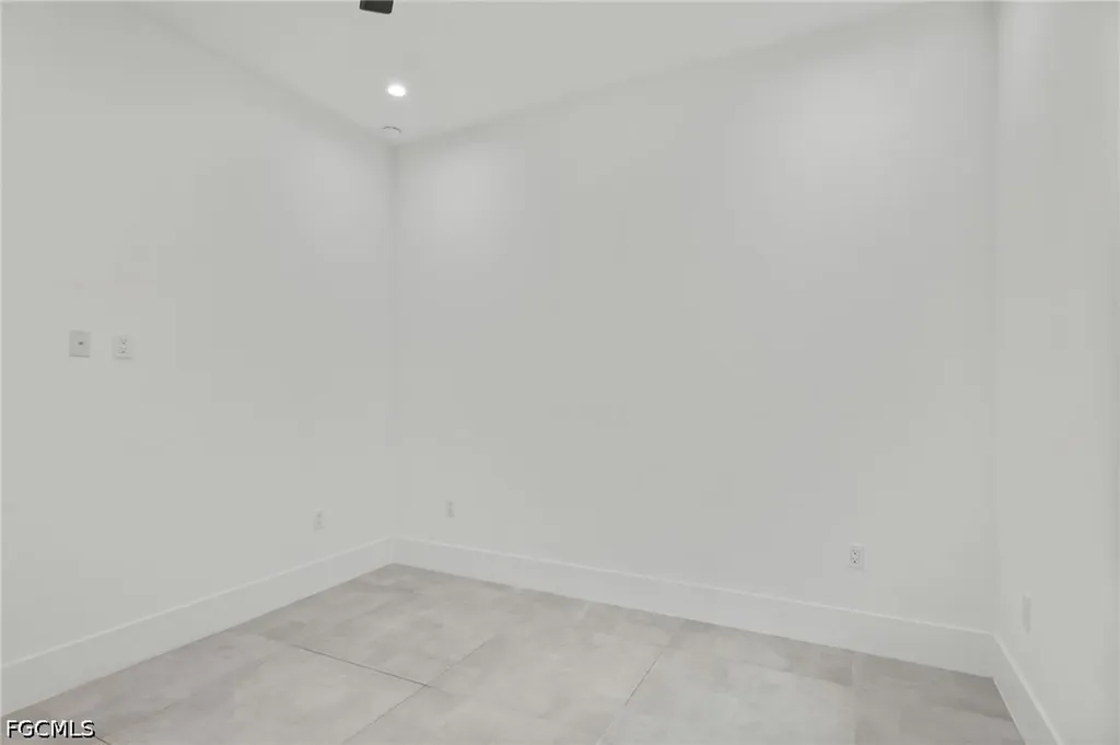 106 18th Avenue NE Naples FL 34120