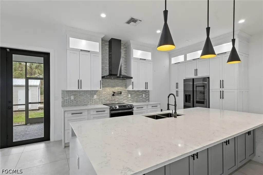 106 18th Avenue NE Naples FL 34120