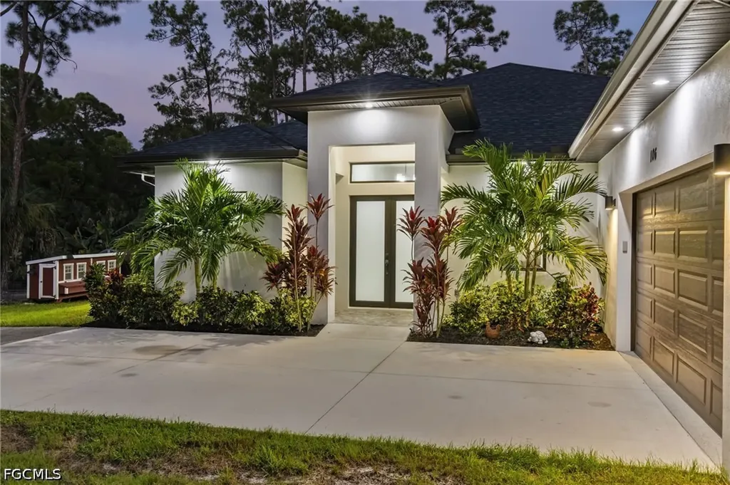 106 18th Avenue NE Naples FL 34120