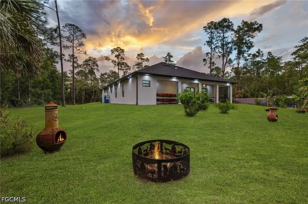 106 18th Avenue NE Naples FL 34120