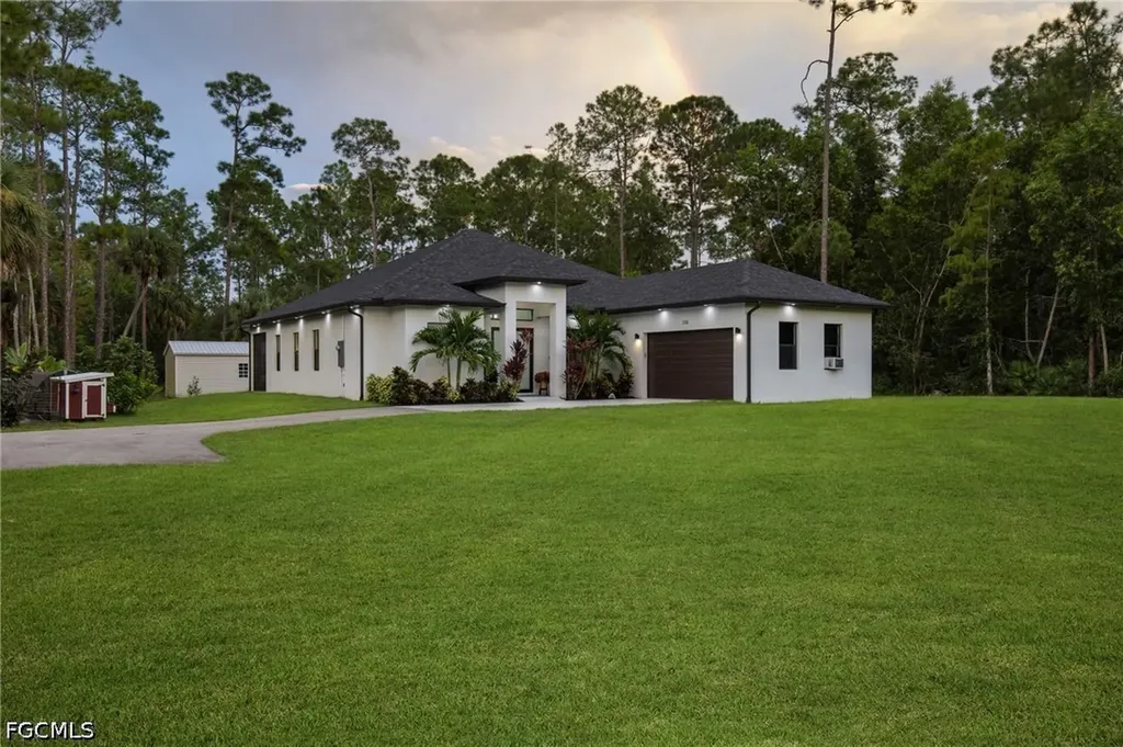 106 18th Avenue NE Naples FL 34120