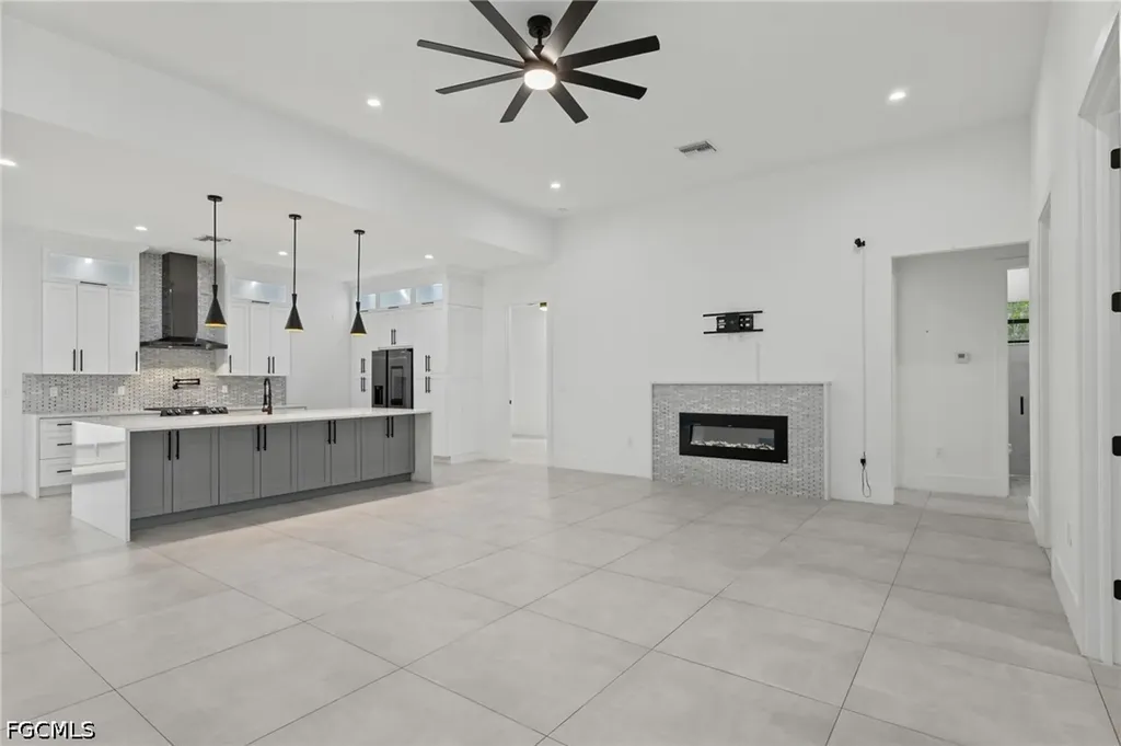 106 18th Avenue NE Naples FL 34120