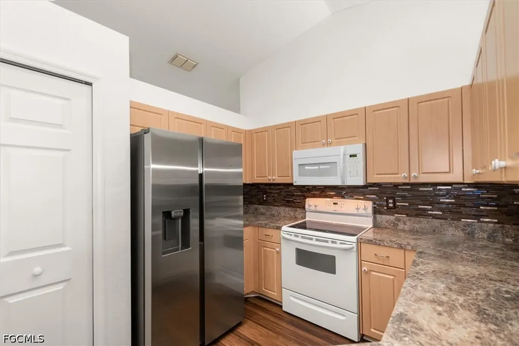 2931 NW 4th Place Cape Coral FL 33993