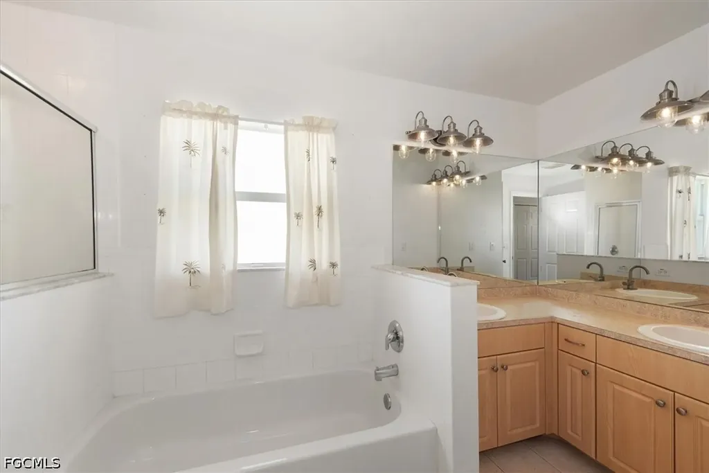 2931 NW 4th Place Cape Coral FL 33993