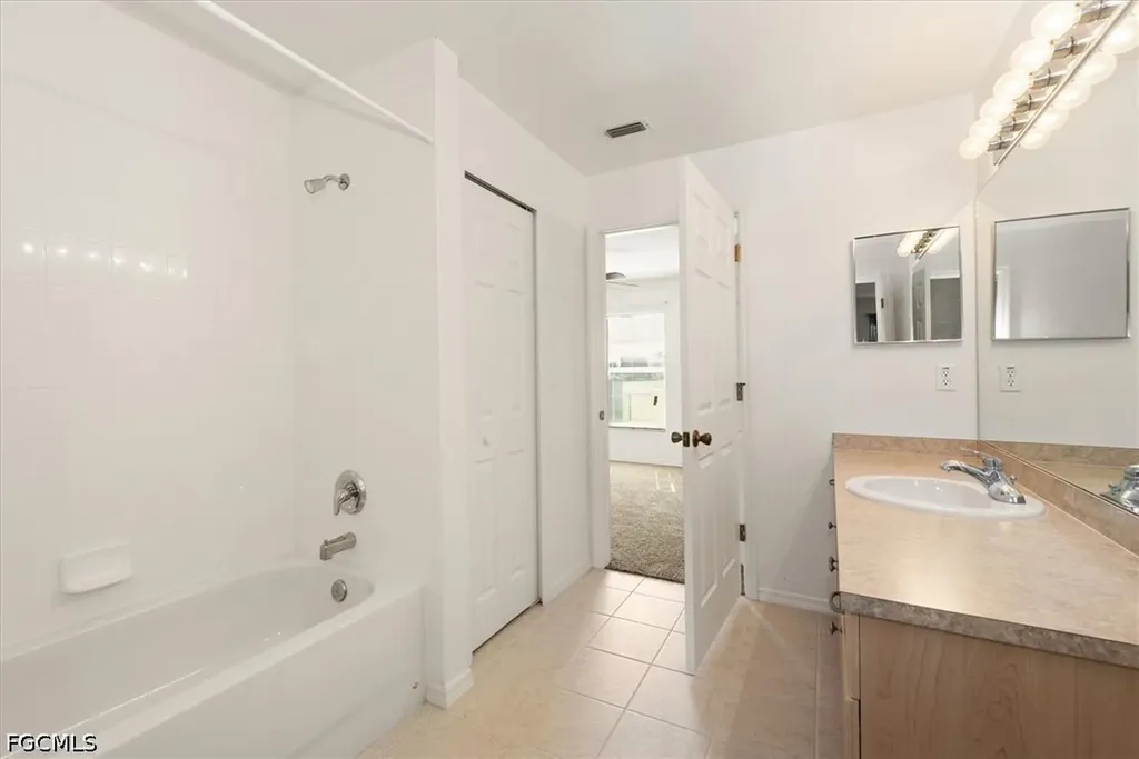 2931 NW 4th Place Cape Coral FL 33993