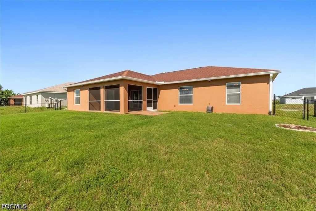 2931 NW 4th Place Cape Coral FL 33993