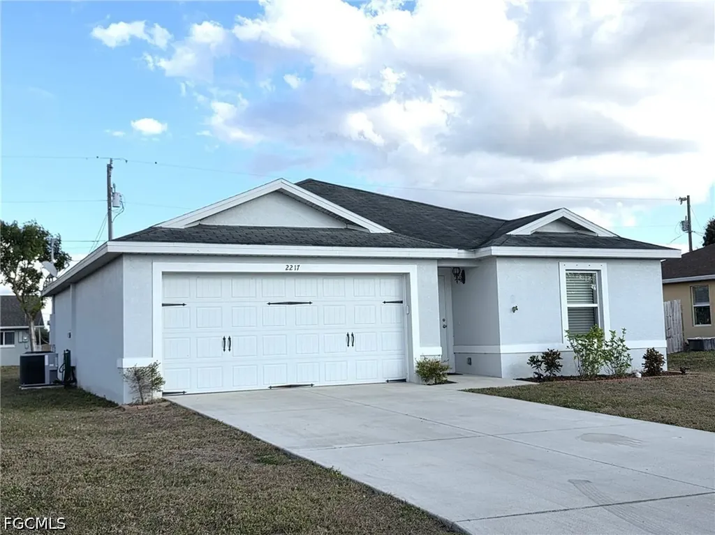 2217 SW 3rd Avenue Cape Coral FL 33991