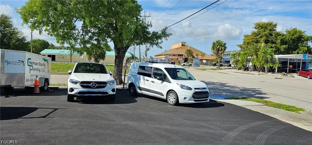 4645 SE 15th Avenue Cape Coral FL 33904