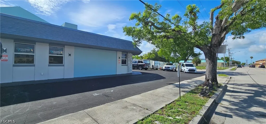 4645 SE 15th Avenue Cape Coral FL 33904