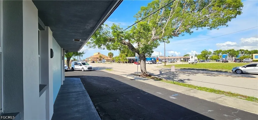 4645 SE 15th Avenue Cape Coral FL 33904