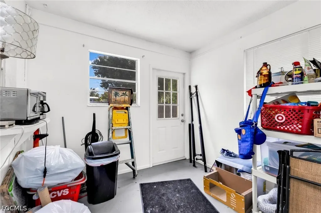 18617/18619 Bartow Boulevard Fort Myers FL 33967