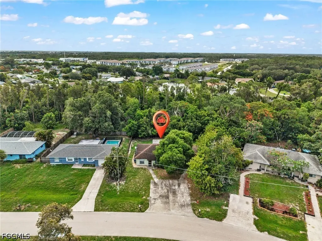 18617/18619 Bartow Boulevard Fort Myers FL 33967