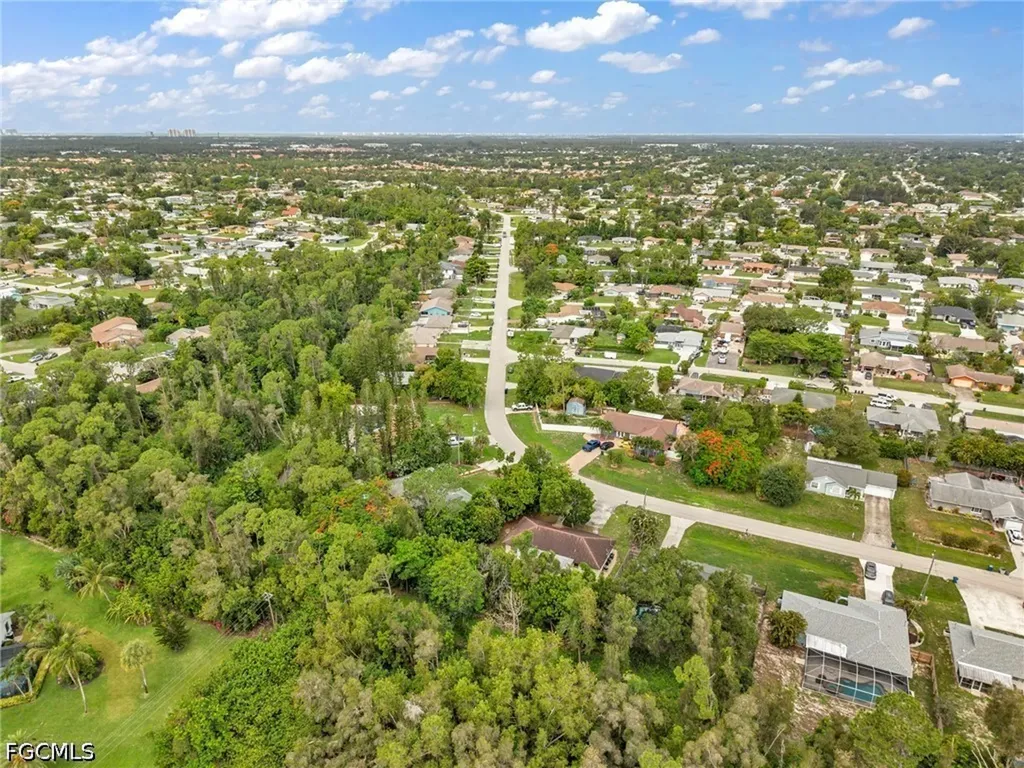18617/18619 Bartow Boulevard Fort Myers FL 33967
