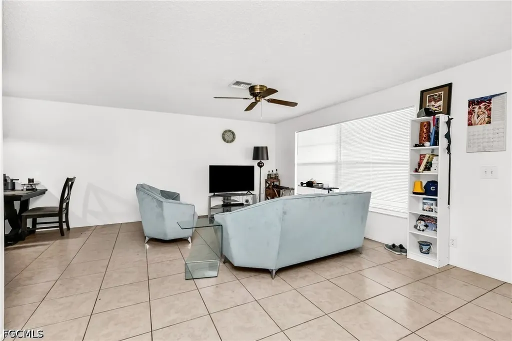 18617/18619 Bartow Boulevard Fort Myers FL 33967
