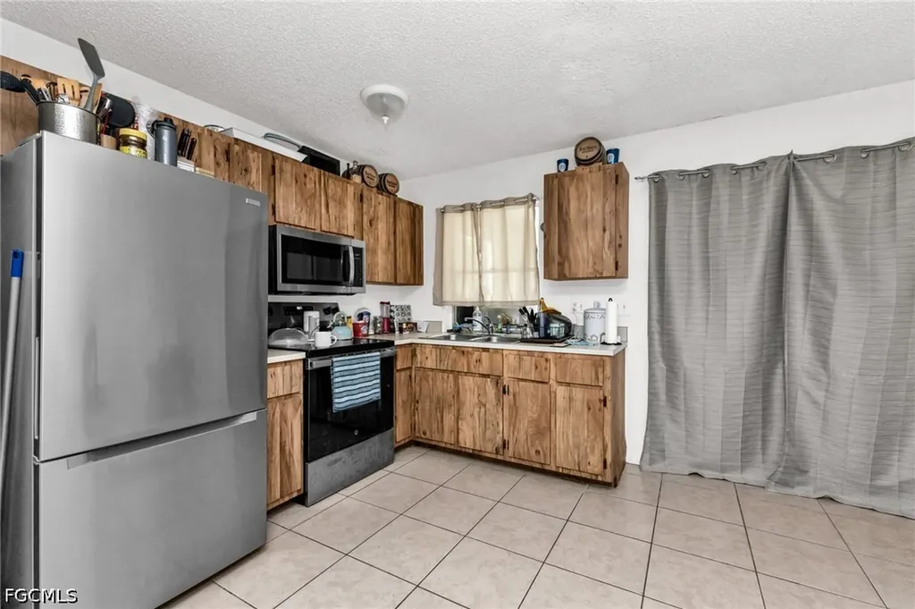 18617/18619 Bartow Boulevard Fort Myers FL 33967