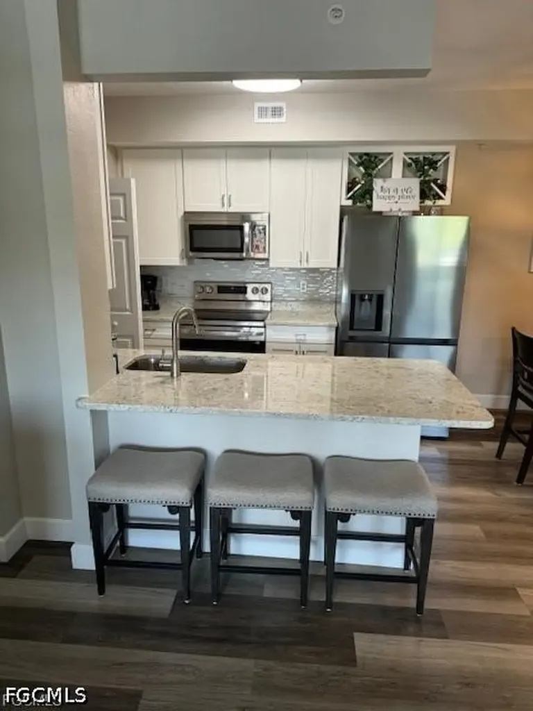6360 Aragon Way Fort Myers FL 33966