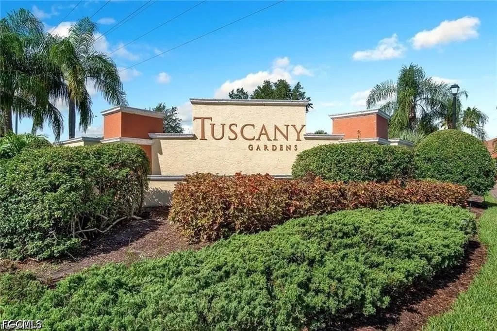 6360 Aragon Way Fort Myers FL 33966