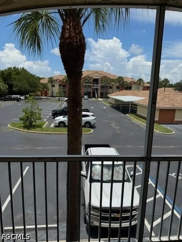6360 Aragon Way Fort Myers FL 33966
