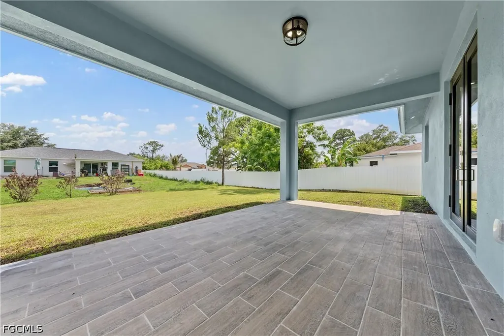 2911 10th Street SW Lehigh Acres FL 33976