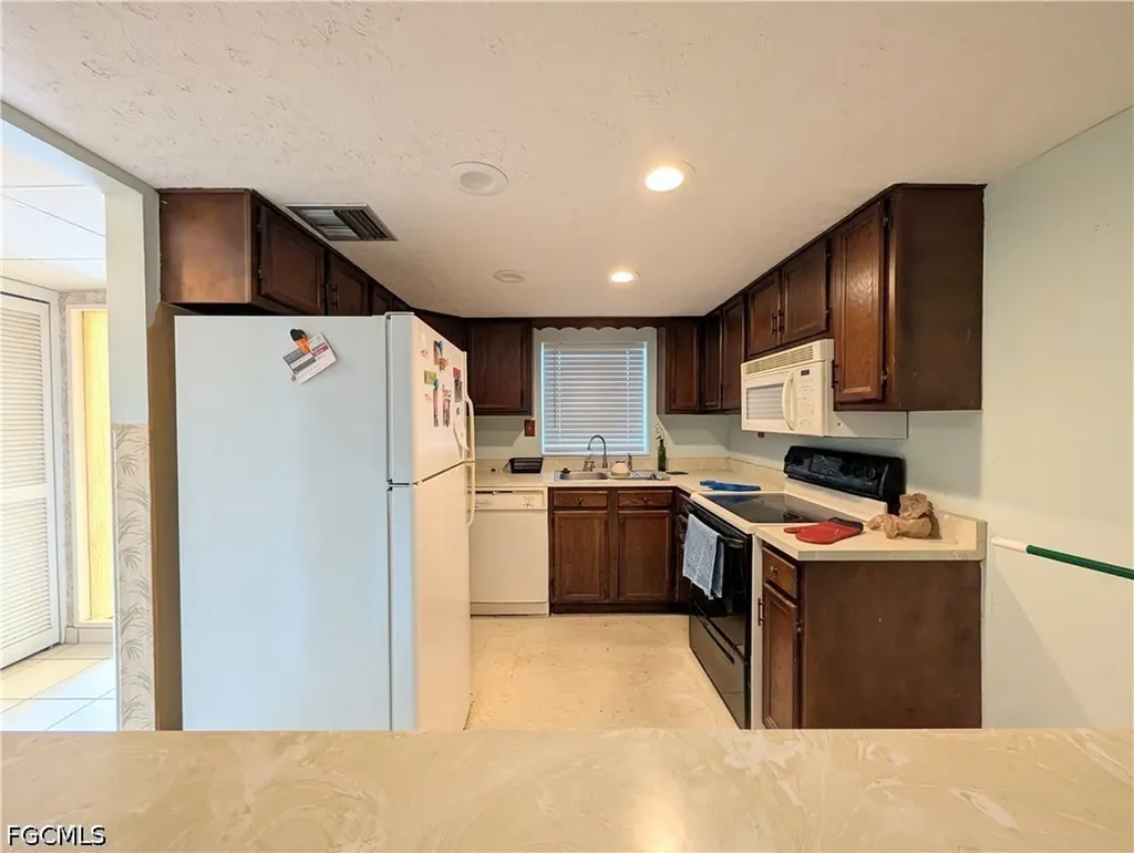 2100 Barkeley Lane Fort Myers FL 33907