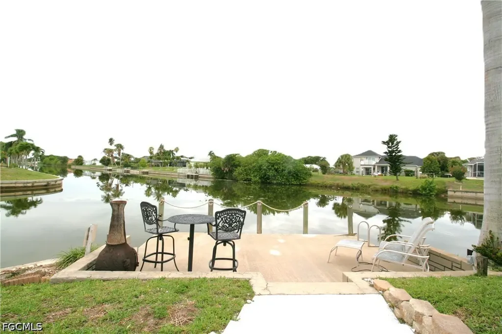 1330 SE 6th Avenue Cape Coral FL 33990