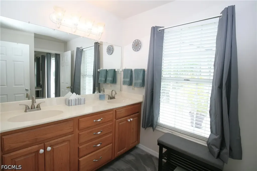 1330 SE 6th Avenue Cape Coral FL 33990